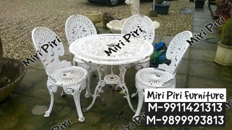 White Moulded Outdoor Furniture Manufacturers, Suppliers, Wholesalers in Delhi, 